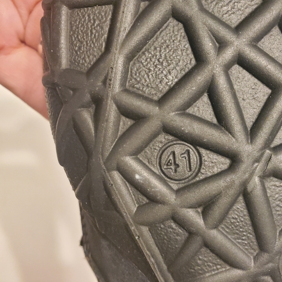 Black Leather Ecco Slides / Sandals, Sz 41 - Picture 8 of 8